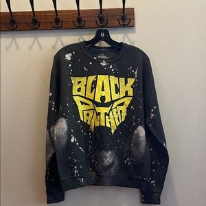 Forever 21 Black and Yellow Graphic Crewneck Sweater